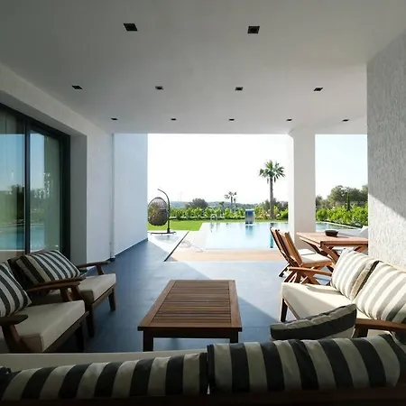 Villa Doga Ile Ic Ice Kiralik Cesme
