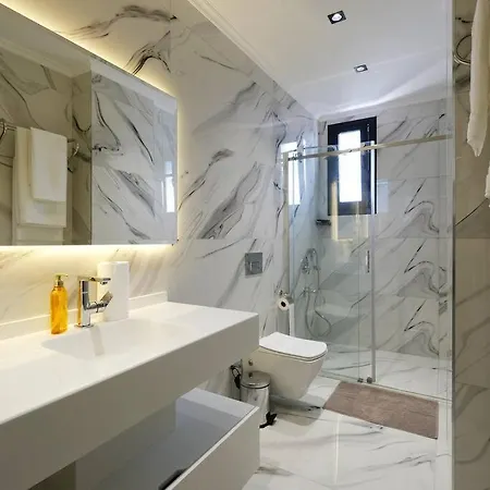Villa Doga Ile Ic Ice Kiralik Cesme
