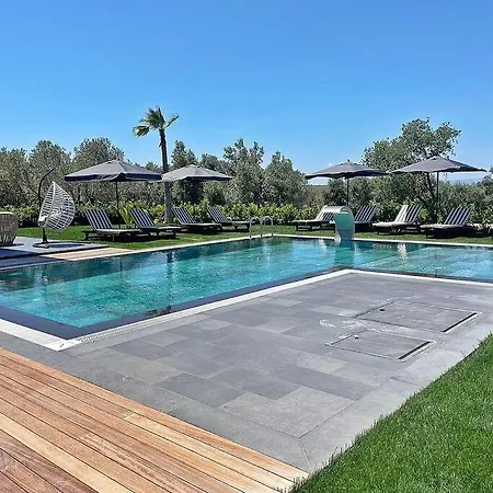 Doga Ile Ic Ice Kiralik Villa